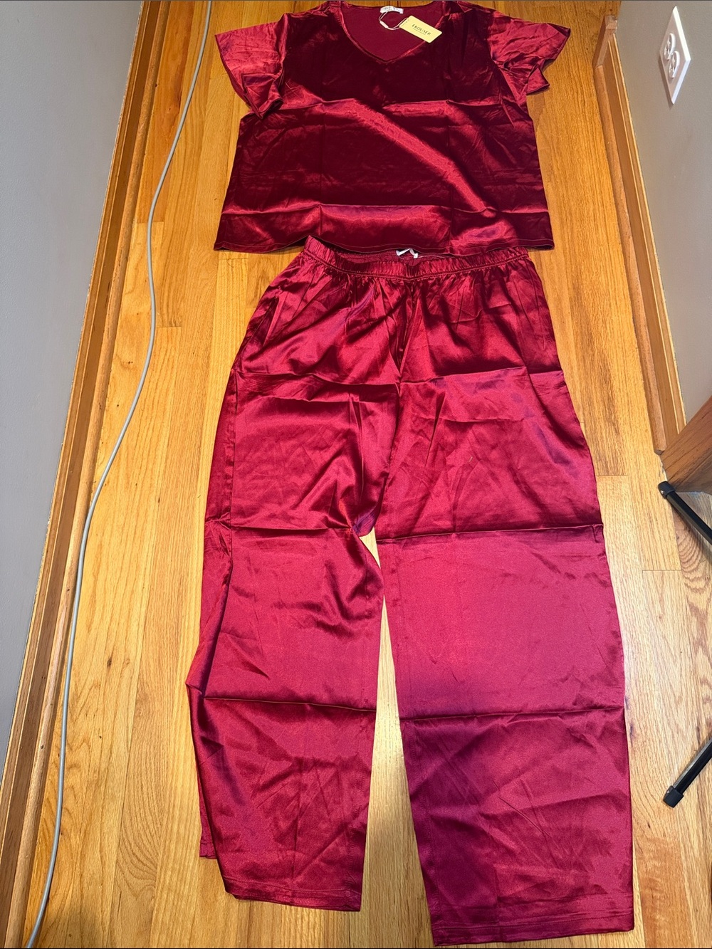 Ekouaer XL Burgundy Satin Two-Piece Pajama Set